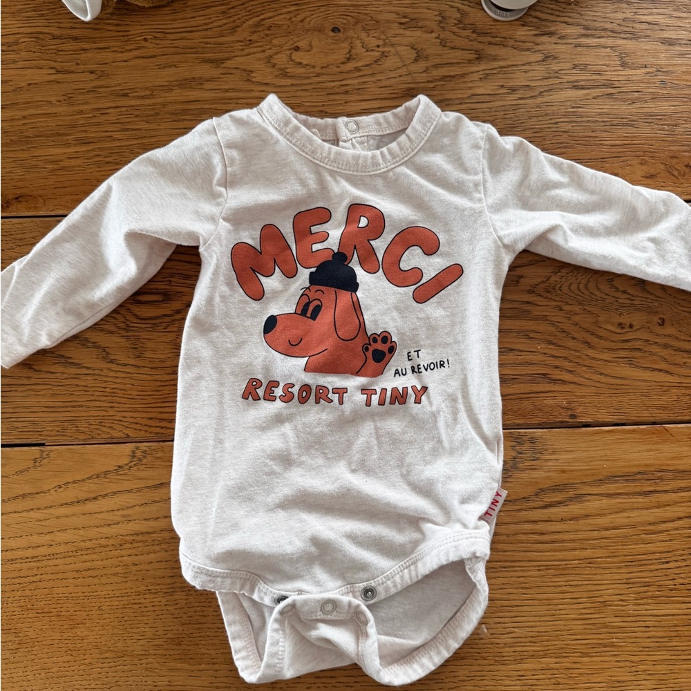 Tinycottons Merci Resort Tiny Dog Graphic Long-Sleeve Baby Bodysuit